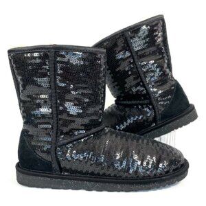 UGG Classic Short Sequin Boots Black Sherpa Lined Womens Size 5 1004885Y